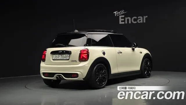 MINI COOPER S 2019 — 84 872 км, белый-перламутр, Корея — под ключ — фото 1