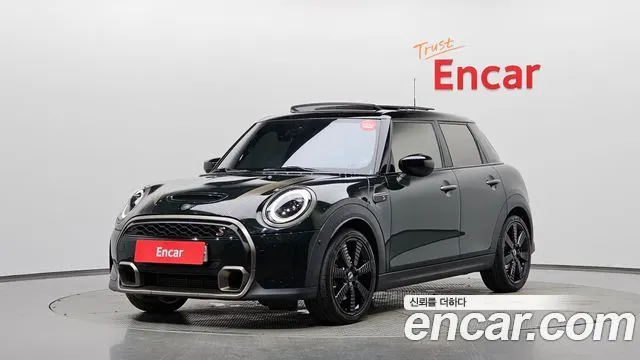 MINI COOPER S 2023 — 40 794 км, тёмно-зелёный, Корея — под ключ — фото 1