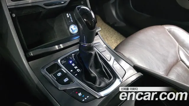 HYUNDAI GRANDEUR 2015 — 172 100 км, серебристо-серый, Корея — под ключ — фото 9