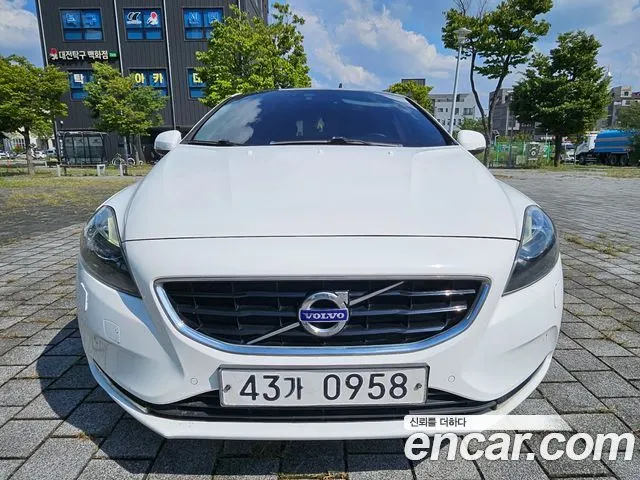 VOLVO V40 — из Кореи под ключ