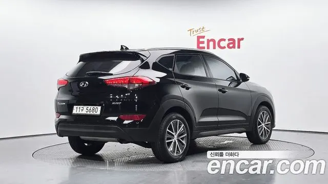 HYUNDAI TUCSON 2016 — 65 608 км, чёрный, Корея — под ключ — фото 2