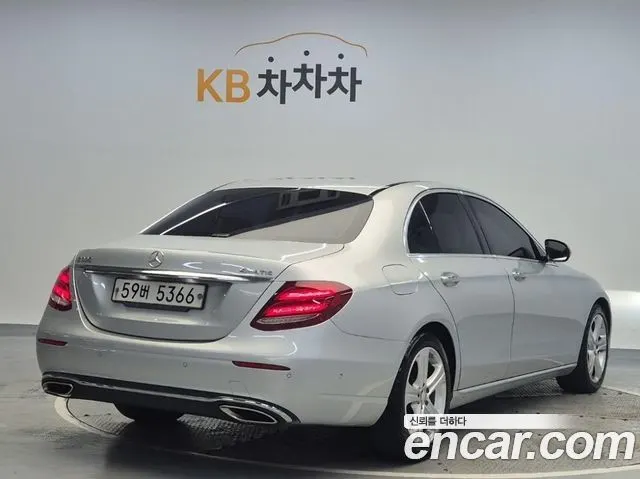 MERCEDES-BENZ E-CLASS W213 2017 — 193 968 км, серебристый, Корея — под ключ — фото 3