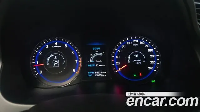 HYUNDAI I40 SALOON 2012 — 160 505 км, белый, Корея — под ключ — фото 8