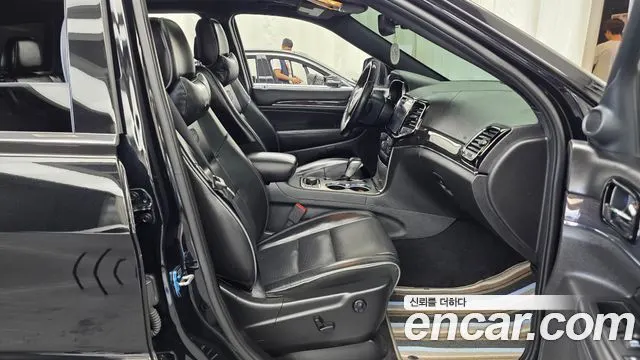 JEEP GRAND CHEROKEE 2019 — 118 202 км, чёрный, Корея — под ключ — фото 11