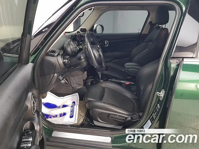 MINI COOPER D 2018 — 206 250 км, тёмно-зелёный, Корея — под ключ — фото 8