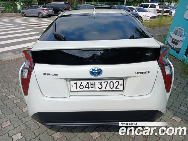 TOYOTA PRIUS 2017 — 166 900 км, белый, Корея — под ключ — фото 3
