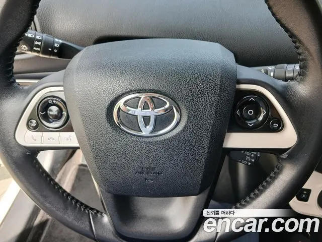 TOYOTA PRIUS 2017 — 166 900 км, белый, Корея — под ключ — фото 7