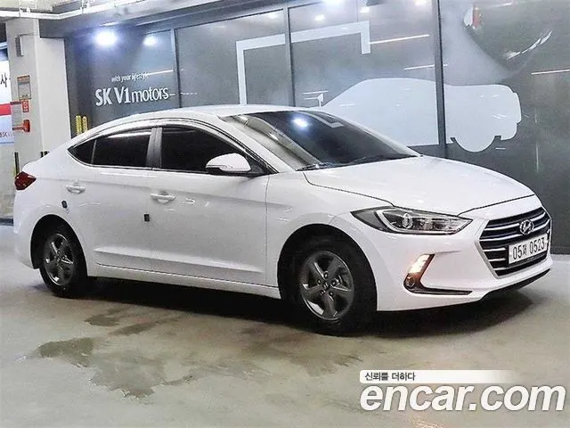 HYUNDAI AVANTE 2016 — 94 350 км, белый, Корея — под ключ — фото 1