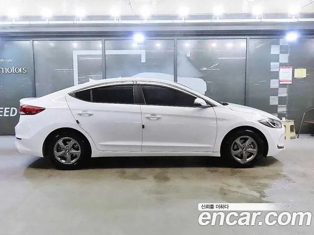 HYUNDAI AVANTE 2016 — 94 350 км, белый, Корея — под ключ — фото 3