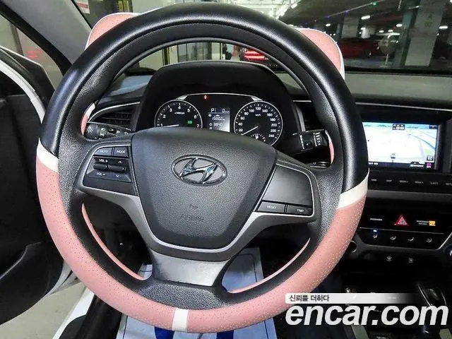 HYUNDAI AVANTE 2016 — 94 350 км, белый, Корея — под ключ — фото 8