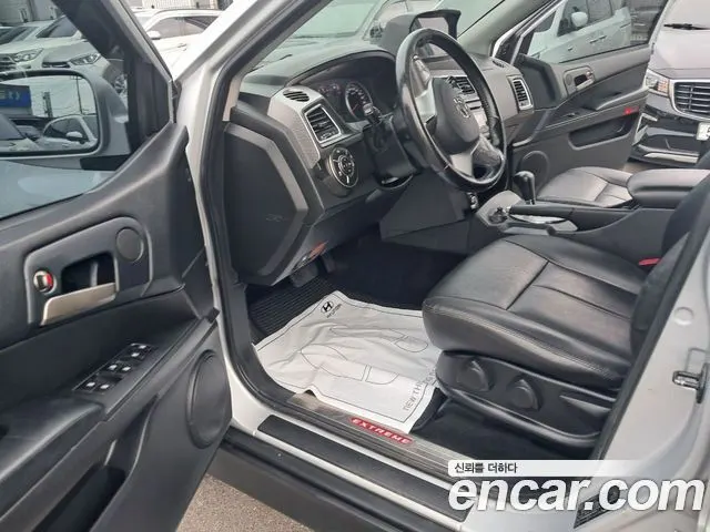 KGM KORANDO SPORTS 2016 — 148 110 км, серебристый, Корея — под ключ — фото 9