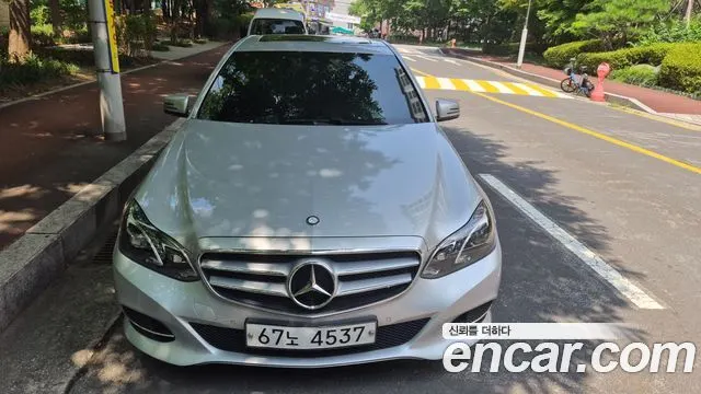MERCEDES-BENZ E-CLASS W212 2016 — 94 302 км, серебристый, Корея — под ключ — фото 1