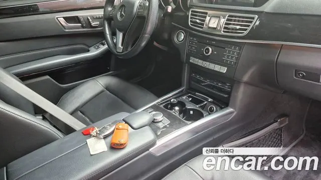 MERCEDES-BENZ E-CLASS W212 2016 — 94 302 км, серебристый, Корея — под ключ — фото 3