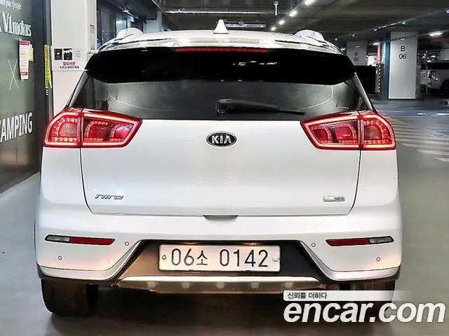 KIA NIRO 2017 — 186 966 км, белый, Корея — под ключ — фото 4