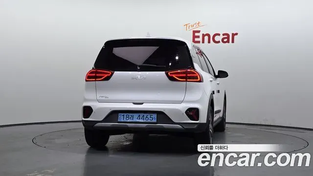 KIA NIRO PLUS 2023 — 152 631 км, белый, Корея — под ключ — фото 4