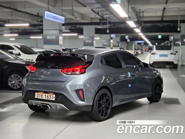HYUNDAI VELOSTER 2018 — 80 544 км, серебристо-серый, Корея — под ключ — фото 2
