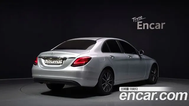 MERCEDES-BENZ C-CLASS W205 2019 — 72 795 км, серебристый, Корея — под ключ — фото 2
