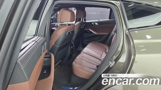 BMW X6 2024 — 25 497 км, светло-золотистый, Корея — под ключ — фото 11