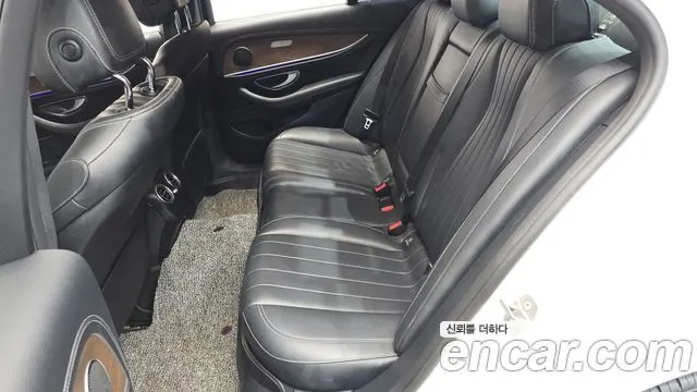 MERCEDES-BENZ E-CLASS W213 2018 — 251 651 км, белый, Корея — под ключ — фото 11