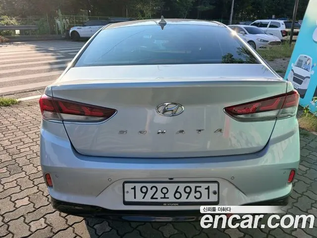 HYUNDAI SONATA 2019 — 199 920 км, серебристый, Корея — под ключ — фото 3