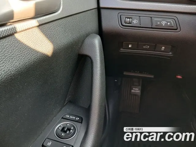 HYUNDAI SONATA 2019 — 199 920 км, серебристый, Корея — под ключ — фото 8