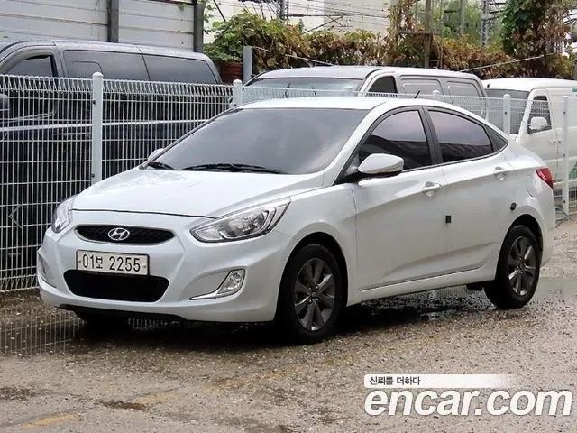 HYUNDAI ACCENT 2018 — 130 478 км, белый, Корея — под ключ — фото 3
