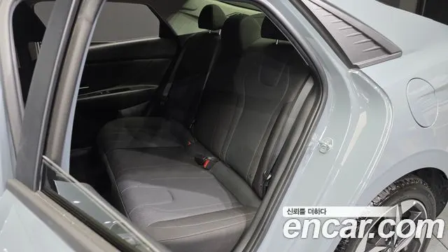 HYUNDAI AVANTE HYBRID 2022 — 104 458 км, серебристо-серый, Корея — под ключ — фото 11