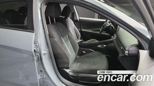 HYUNDAI AVANTE HYBRID 2022 — 104 458 км, серебристо-серый, Корея — под ключ — фото 12