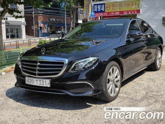MERCEDES-BENZ E-CLASS W213 2019 — 158 533 км, чёрный, Корея — под ключ — фото 1