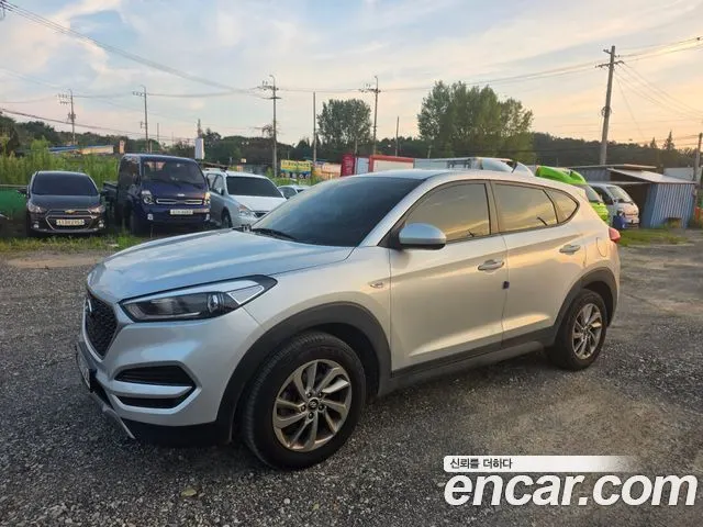 HYUNDAI TUCSON 2018 — 206 212 км, серебристый, Корея — под ключ — фото 2