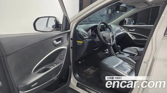 HYUNDAI SANTA FE 2015 — 174 354 км, белый-перламутр, Корея — под ключ — фото 10