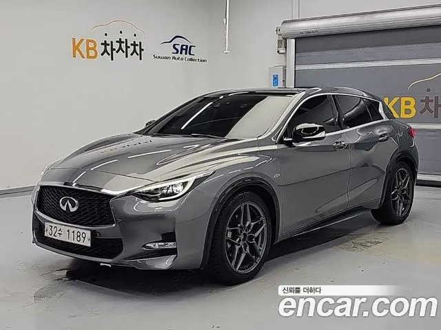 INFINITI Q30 2019