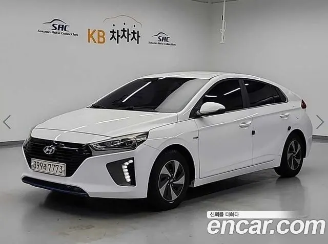 HYUNDAI IONIQ HYBRID 2016 — 236 115 км, белый, Корея — под ключ — фото 12