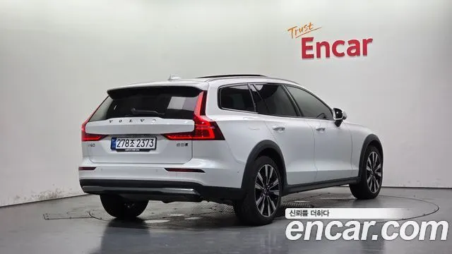 VOLVO V60 CROSS COUNTRY — из Кореи под ключ
