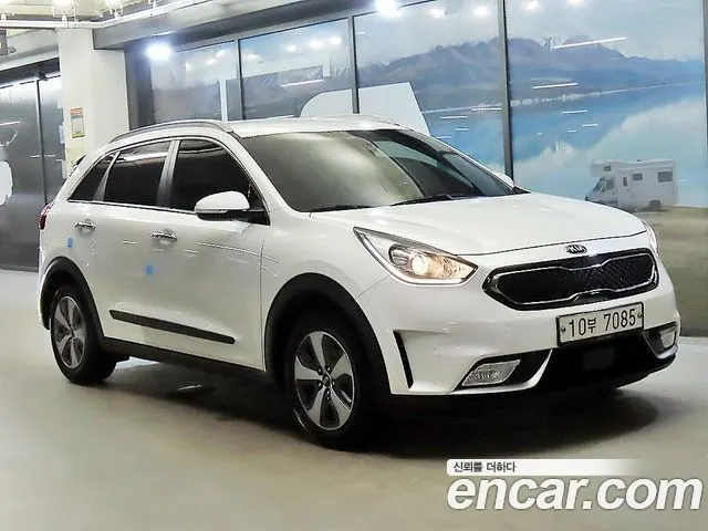 KIA NIRO 2017 — 173 311 км, белый, Корея — под ключ — фото 1