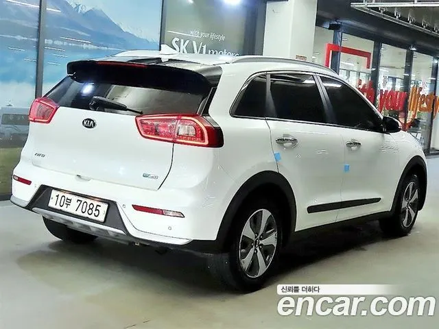 KIA NIRO 2017 — 173 311 км, белый, Корея — под ключ — фото 4