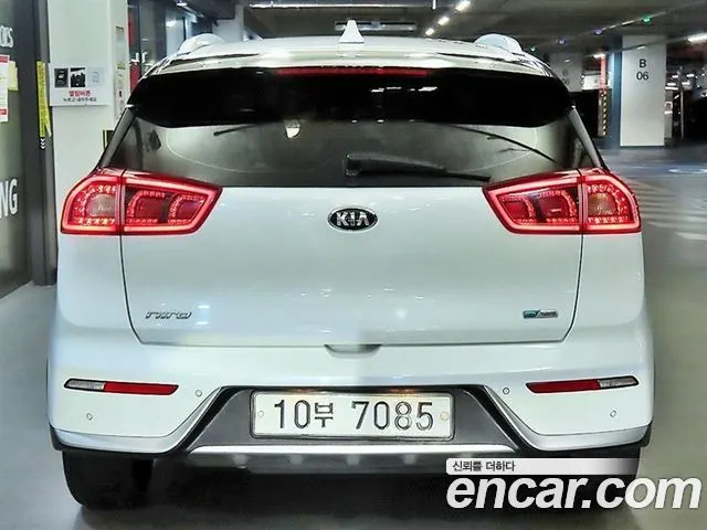KIA NIRO 2017 — 173 311 км, белый, Корея — под ключ — фото 5