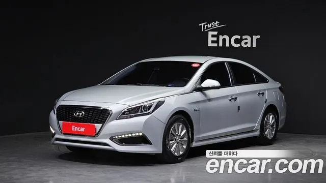 HYUNDAI SONATA HYBRID 2016 — 40 950 км, серебристый, Корея — под ключ — фото 1