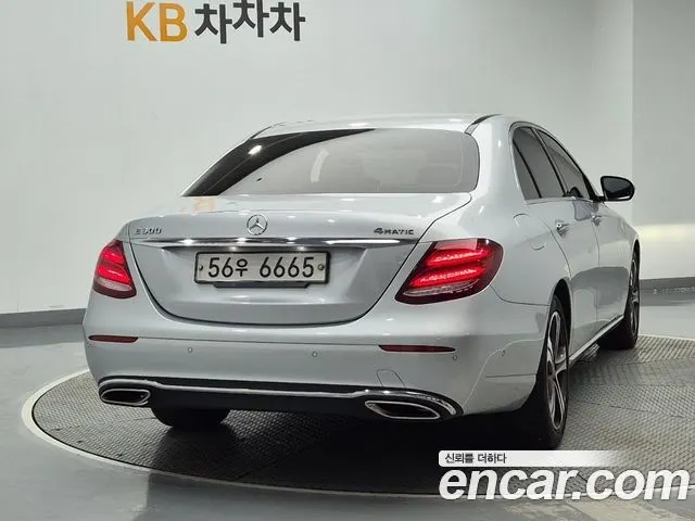 MERCEDES-BENZ E-CLASS W213 2017 — 245 327 км, серебристый, Корея — под ключ — фото 2
