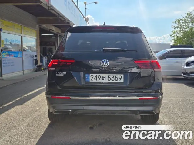 VOLKSWAGEN TIGUAN ALLSPACE 2020 — 109 777 км, чёрный, Корея — под ключ — фото 4