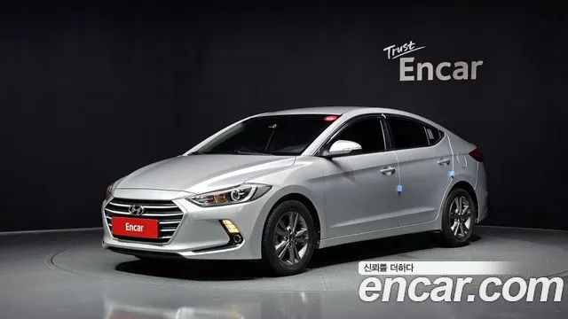 HYUNDAI AVANTE 2017 — 124 517 км, серебристо-серый, Корея — под ключ — фото 1
