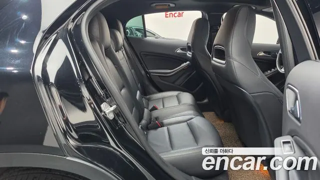 MERCEDES-BENZ GLA-CLASS X156 2018 — 126 637 км, чёрный, Корея — под ключ — фото 11