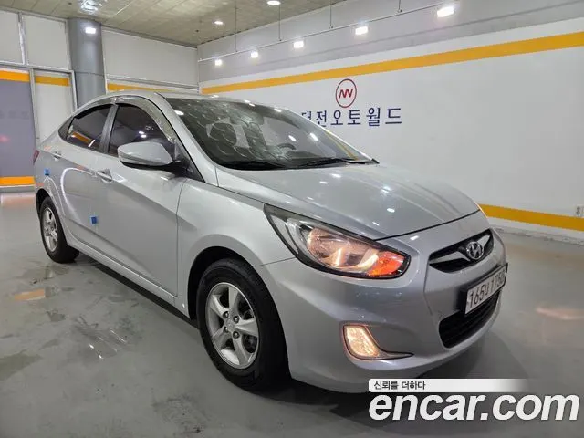 HYUNDAI ACCENT 2012 — 95 561 км, серебристый, Корея — под ключ — фото 3