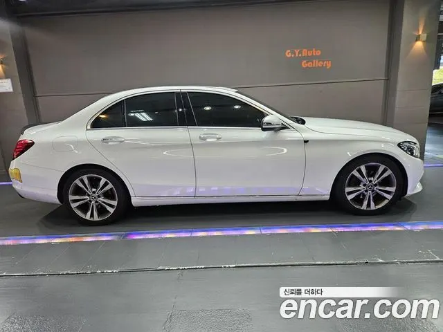 MERCEDES-BENZ C-CLASS W205 2018 — 111 572 км, белый, Корея — под ключ — фото 3