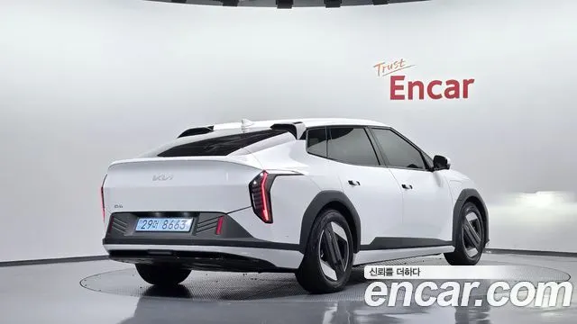 KIA EV4 2026