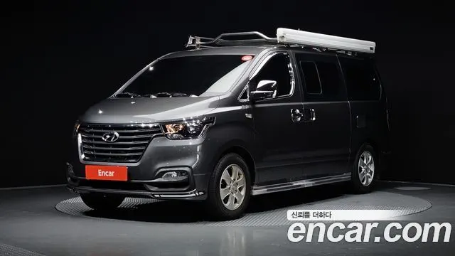 HYUNDAI GRAND STAREX 2019 — 46 765 км, серый, Корея — под ключ — фото 1