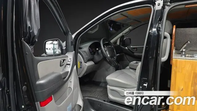 HYUNDAI GRAND STAREX 2019 — 46 765 км, серый, Корея — под ключ — фото 10