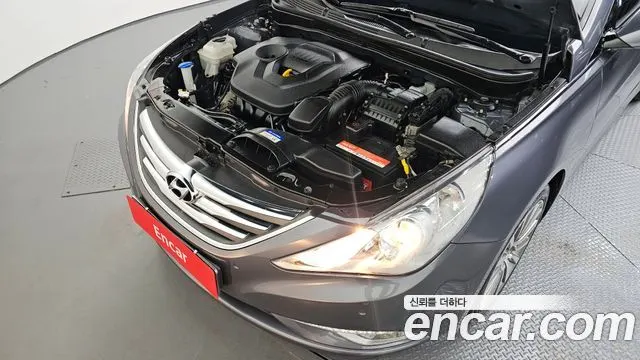 HYUNDAI SONATA THE BRILLIANT 2013 — 104 791 км, серебристо-серый, Корея — под ключ — фото 6