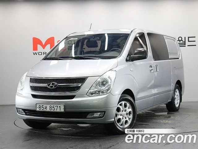 HYUNDAI GRAND STAREX 2011 — 211 533 км, серебристый, Корея — под ключ — фото 1