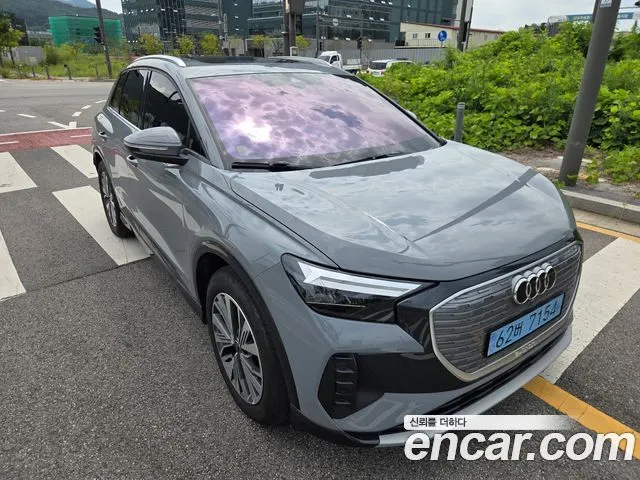 AUDI Q4 E-TRON 2025 — 10 000 км, серебристо-серый, Корея — под ключ — фото 2